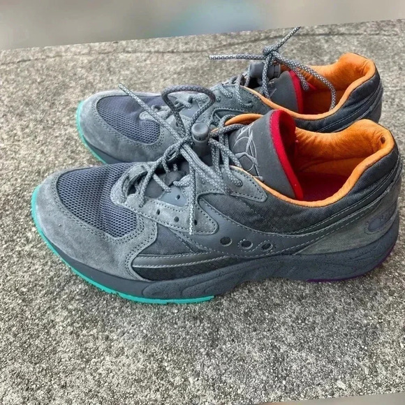 SAUCONY ORIGINALS X RAISED BY WOLVES AYA "ASPHALT JUNGLE" - Picture 3 of 10